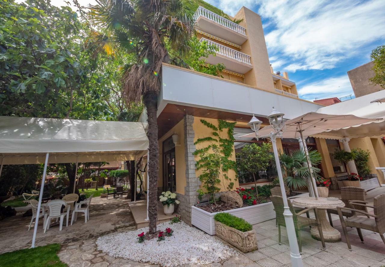Hostal Gallet Roses Luaran gambar